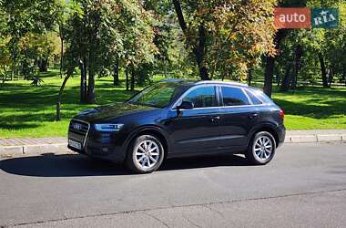 Позашляховик / Кросовер Audi Q3 2013 в 