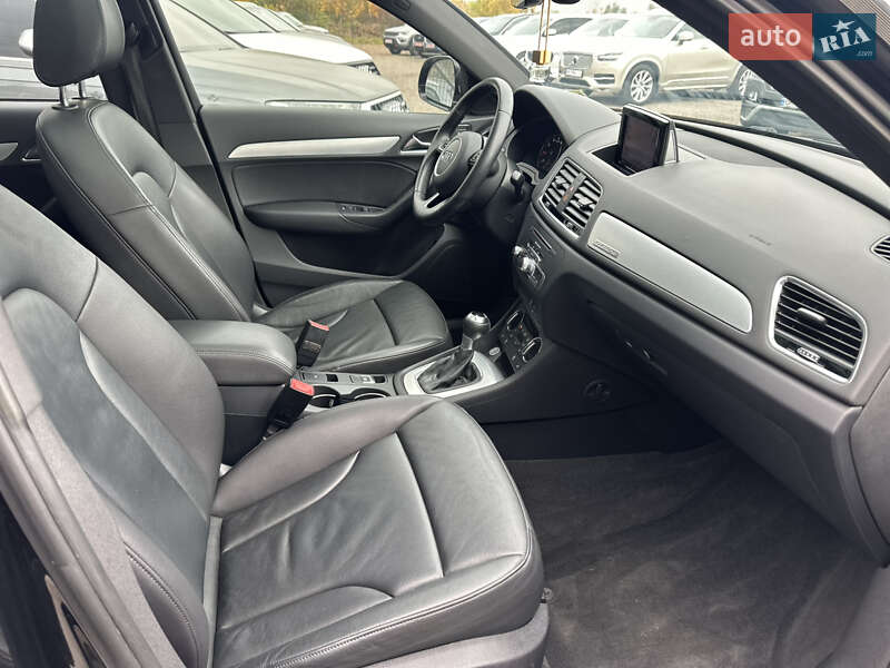 Позашляховик / Кросовер Audi Q3 2016 в Рівному
