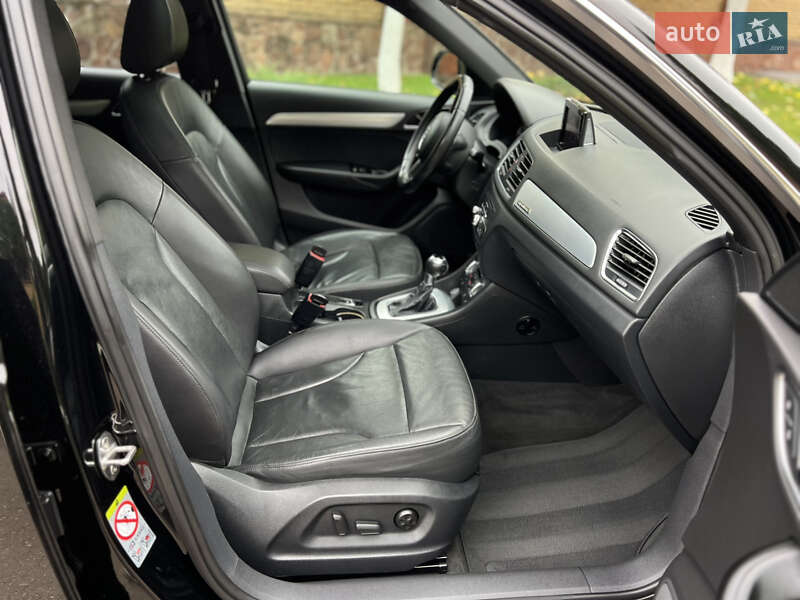 Внедорожник / Кроссовер Audi Q3 2016 в Ровно