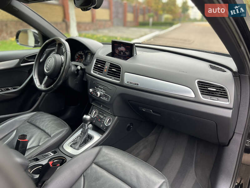 Внедорожник / Кроссовер Audi Q3 2016 в Ровно