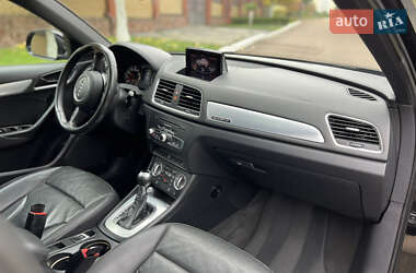 Внедорожник / Кроссовер Audi Q3 2016 в 