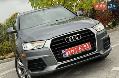 Позашляховик / Кросовер Audi Q3 2016 в 