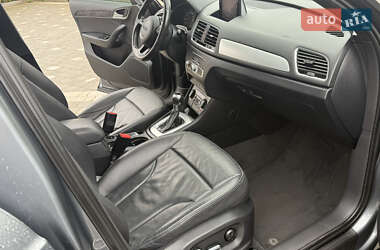 Позашляховик / Кросовер Audi Q3 2016 в 