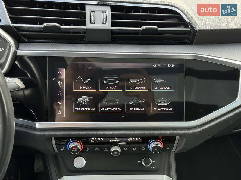 Внедорожник / Кроссовер Audi Q3 2019 в Киеве