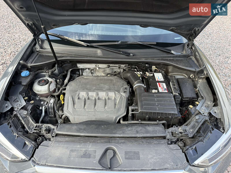 Внедорожник / Кроссовер Audi Q3 2019 в Киеве