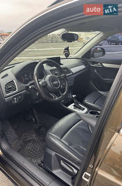 Позашляховик / Кросовер Audi Q3 2014 в 