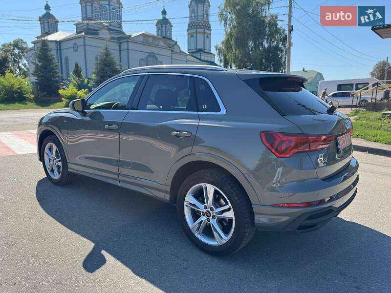 Позашляховик / Кросовер Audi Q3 2024 в Новомосковську