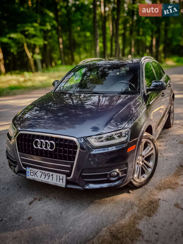 Позашляховик / Кросовер Audi Q3 2015 в Києві