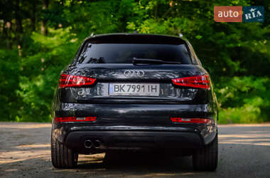 Позашляховик / Кросовер Audi Q3 2015 в 