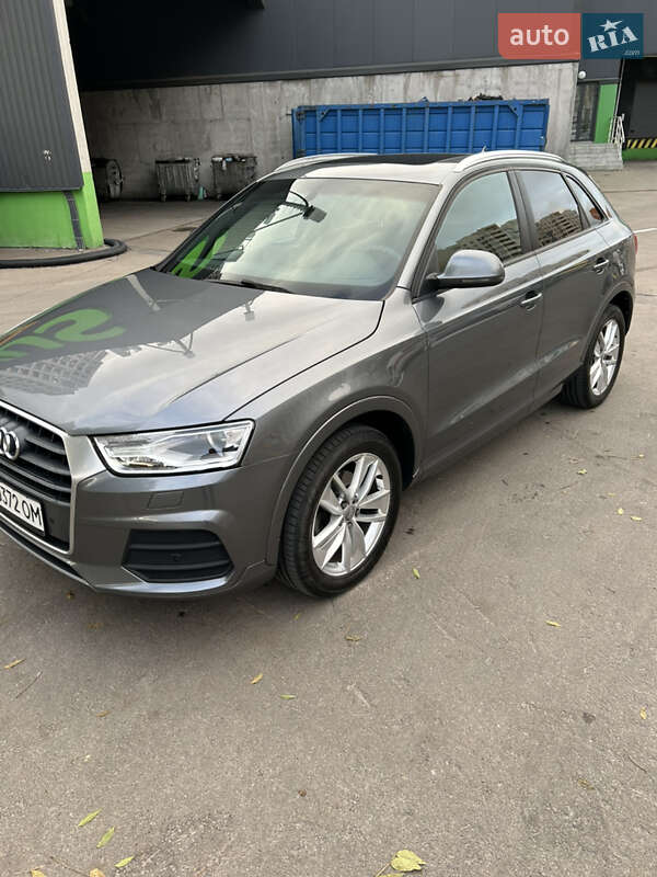 Позашляховик / Кросовер Audi Q3 2016 в Києві
