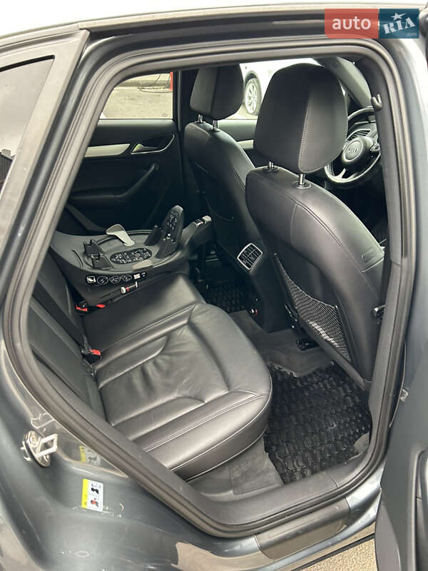 Позашляховик / Кросовер Audi Q3 2016 в Києві