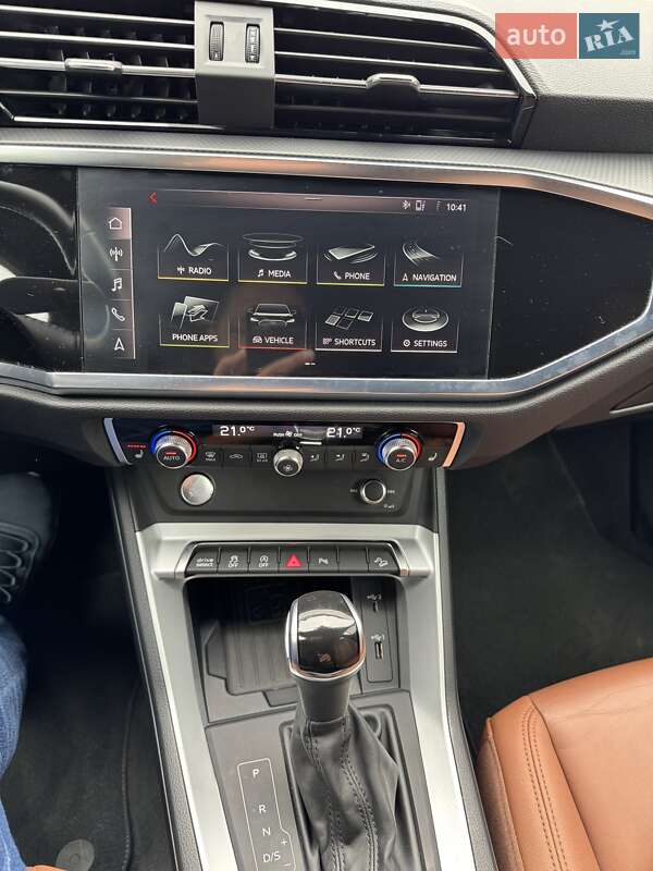 Позашляховик / Кросовер Audi Q3 2019 в Києві фото 20 Позашляховик / Кросовер Audi Q3 2019 в Києві