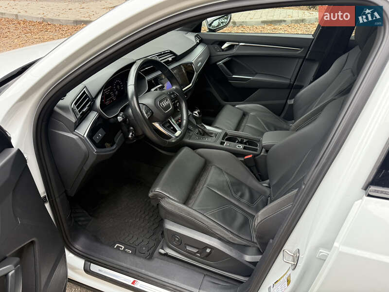 Позашляховик / Кросовер Audi Q3 2021 в Києві фото 13 Позашляховик / Кросовер Audi Q3 2021 в Києві