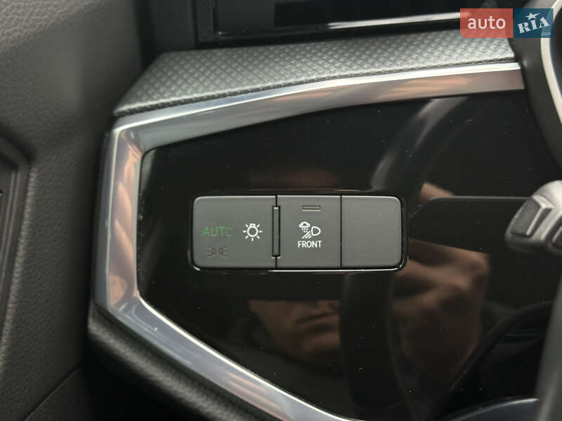 Позашляховик / Кросовер Audi Q3 2021 в Києві фото 38 Позашляховик / Кросовер Audi Q3 2021 в Києві