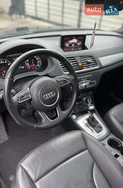 Внедорожник / Кроссовер Audi Q3 2015 в 