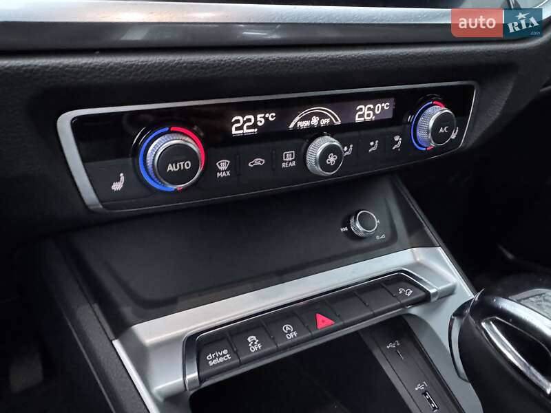 Позашляховик / Кросовер Audi Q3 2019 в Києві фото 20 Позашляховик / Кросовер Audi Q3 2019 в Києві