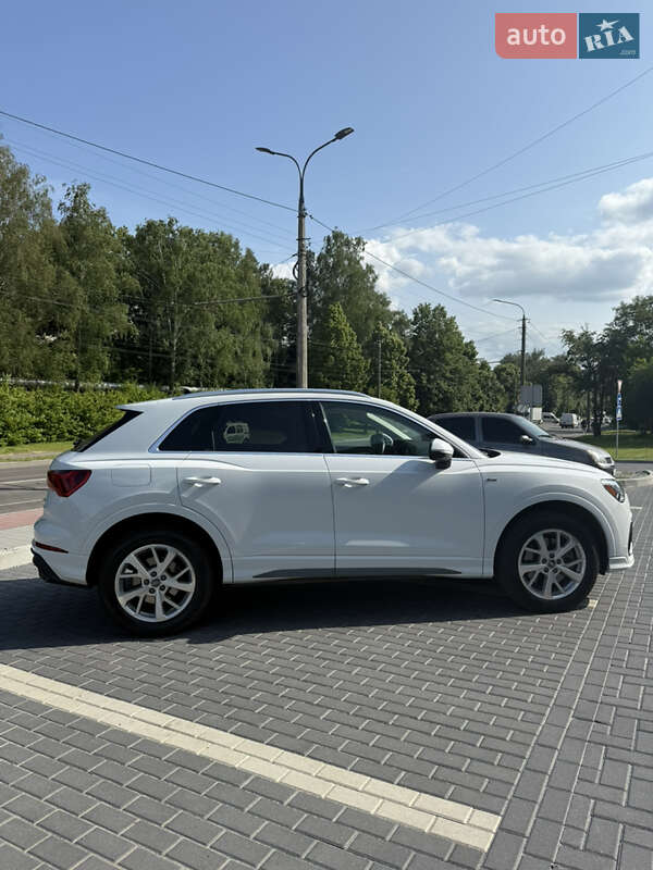 Позашляховик / Кросовер Audi Q3 2019 в Луцьку фото 3 Позашляховик / Кросовер Audi Q3 2019 в Луцьку
