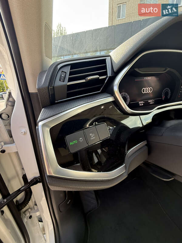 Позашляховик / Кросовер Audi Q3 2019 в Луцьку фото 9 Позашляховик / Кросовер Audi Q3 2019 в Луцьку