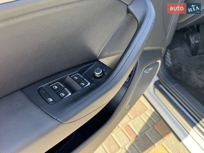 Позашляховик / Кросовер Audi Q3 2015 в Овідіополі