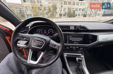 Позашляховик / Кросовер Audi Q3 2019 в  фото 12 Позашляховик / Кросовер Audi Q3 2019 в