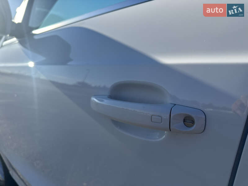 Внедорожник / Кроссовер Audi Q3 2015 в Львове