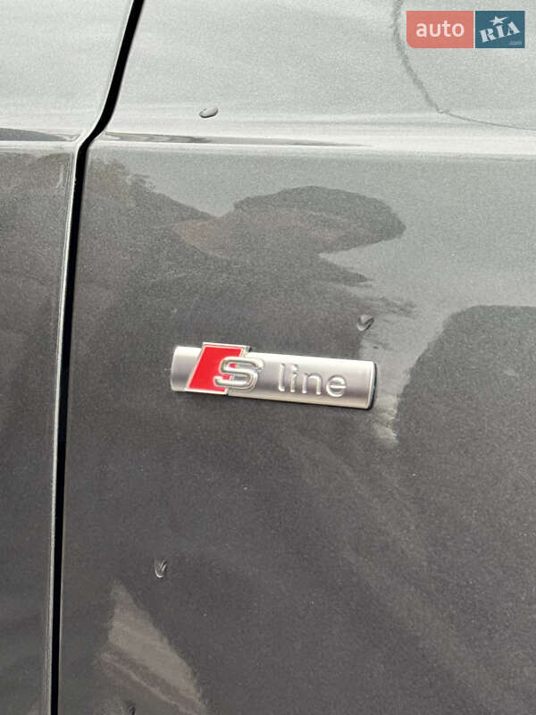 Внедорожник / Кроссовер Audi Q3 2017 в Днепре