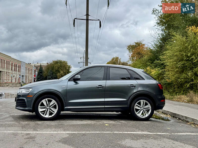 Внедорожник / Кроссовер Audi Q3 2017 в Днепре