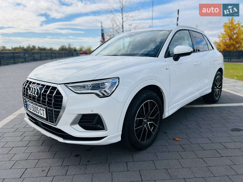 Позашляховик / Кросовер Audi Q3 2022 в Мукачевому