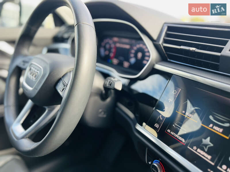Позашляховик / Кросовер Audi Q3 2022 в Мукачевому