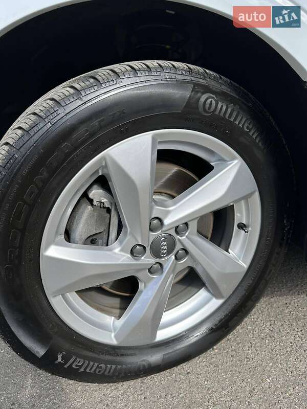 Внедорожник / Кроссовер Audi Q3 2019 в Харькове