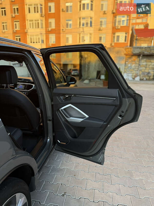 Позашляховик / Кросовер Audi Q3 2020 в Одесі фото 15 Позашляховик / Кросовер Audi Q3 2020 в Одесі
