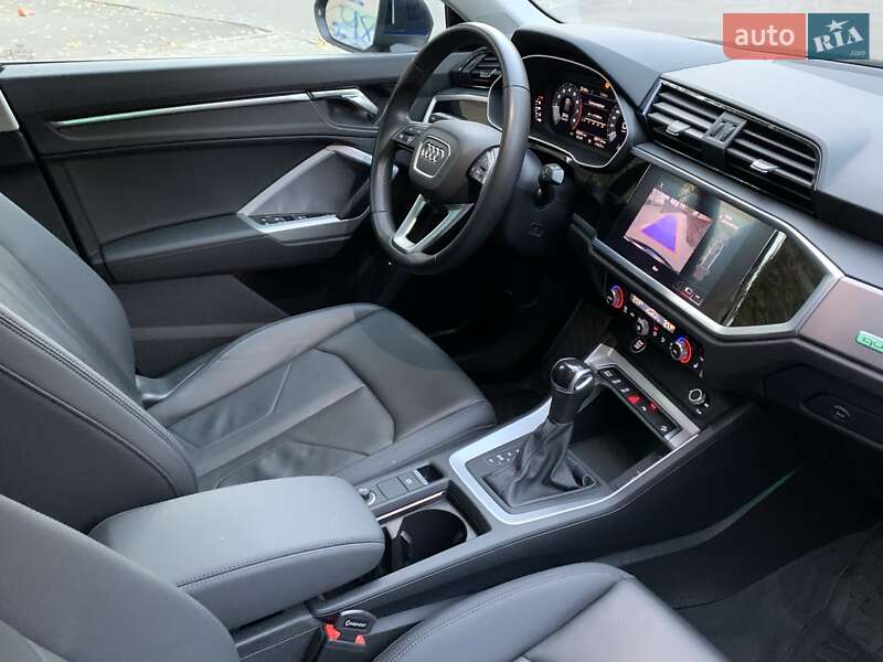 Позашляховик / Кросовер Audi Q3 2022 в Одесі
