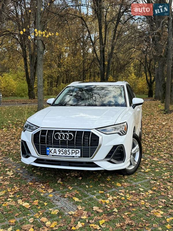 Позашляховик / Кросовер Audi Q3 2023 в Києві