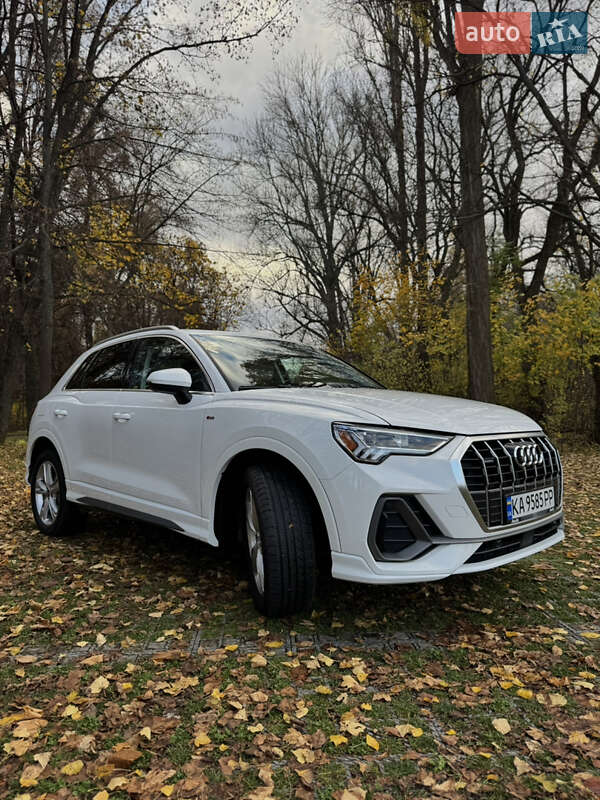 Позашляховик / Кросовер Audi Q3 2023 в Києві