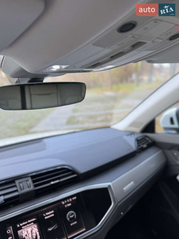 Позашляховик / Кросовер Audi Q3 2023 в Києві