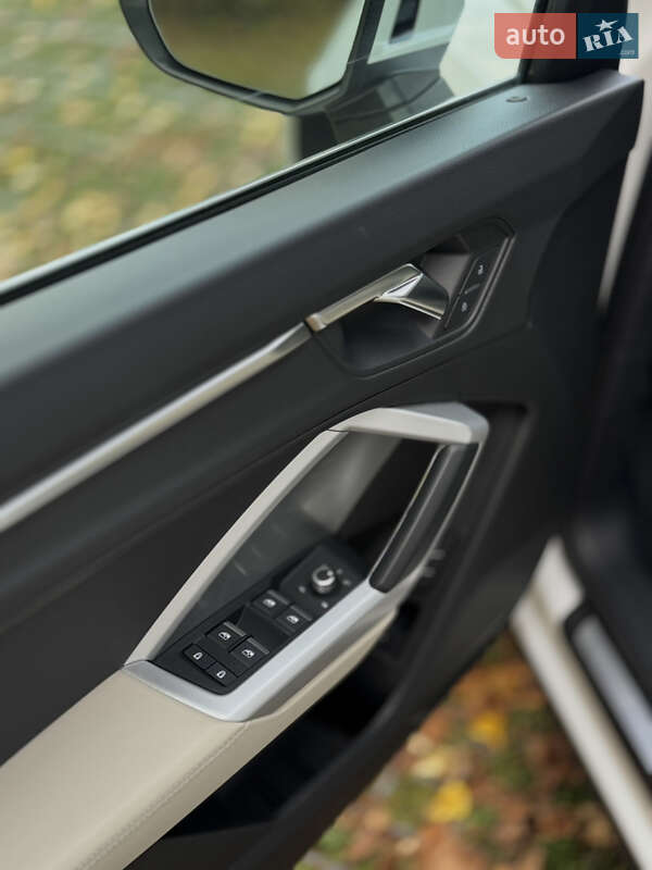 Позашляховик / Кросовер Audi Q3 2023 в Києві