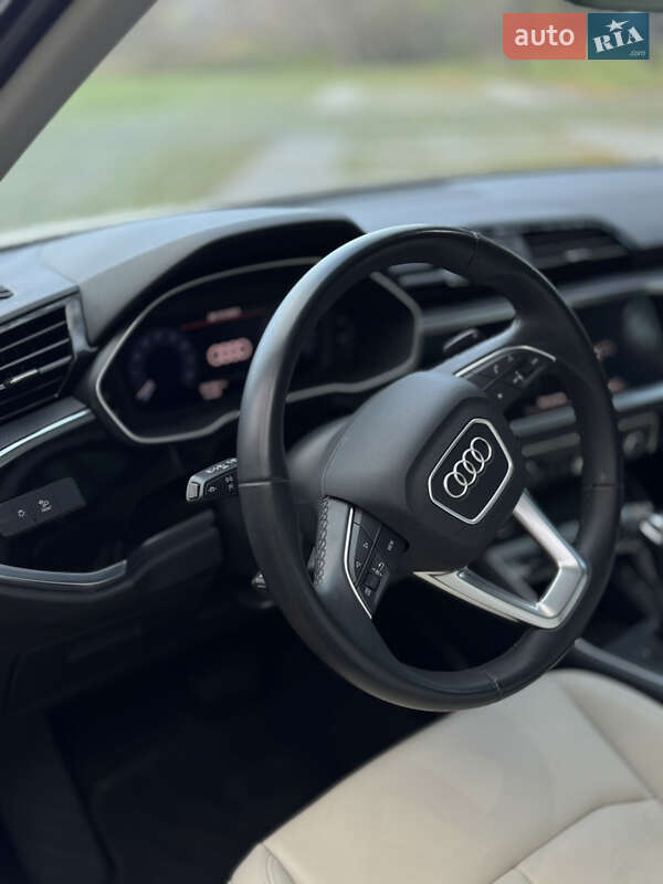 Позашляховик / Кросовер Audi Q3 2023 в Києві