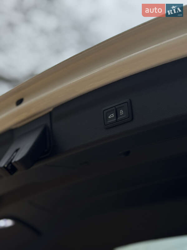 Позашляховик / Кросовер Audi Q3 2023 в Києві