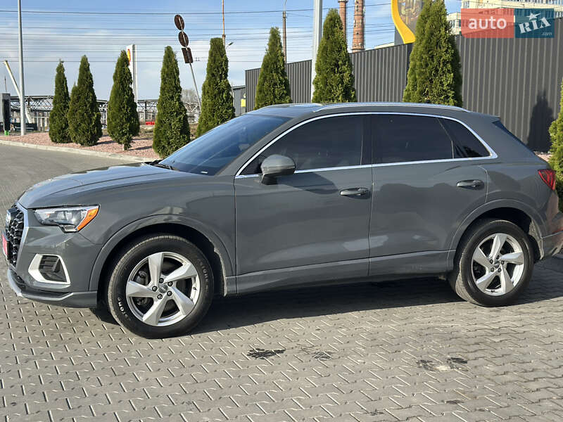 Внедорожник / Кроссовер Audi Q3 2019 в Тернополе