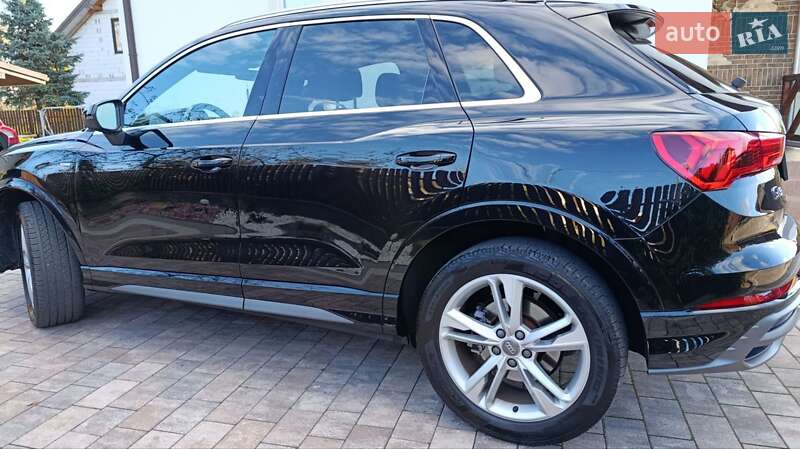 Внедорожник / Кроссовер Audi Q3 2019 в Стрые