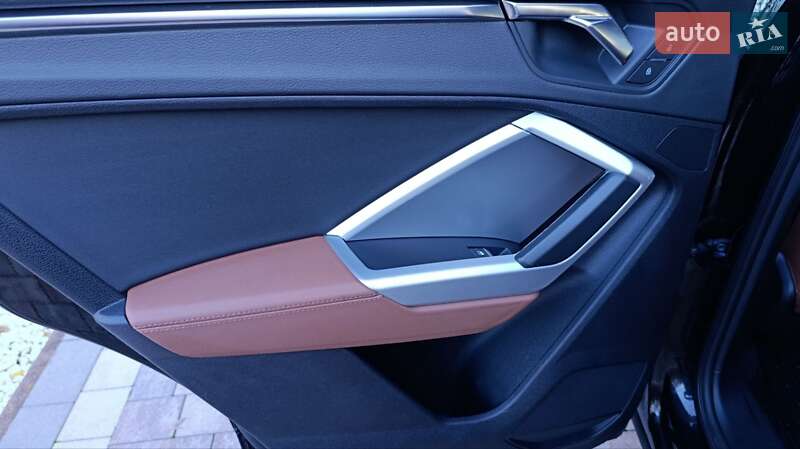 Внедорожник / Кроссовер Audi Q3 2019 в Стрые