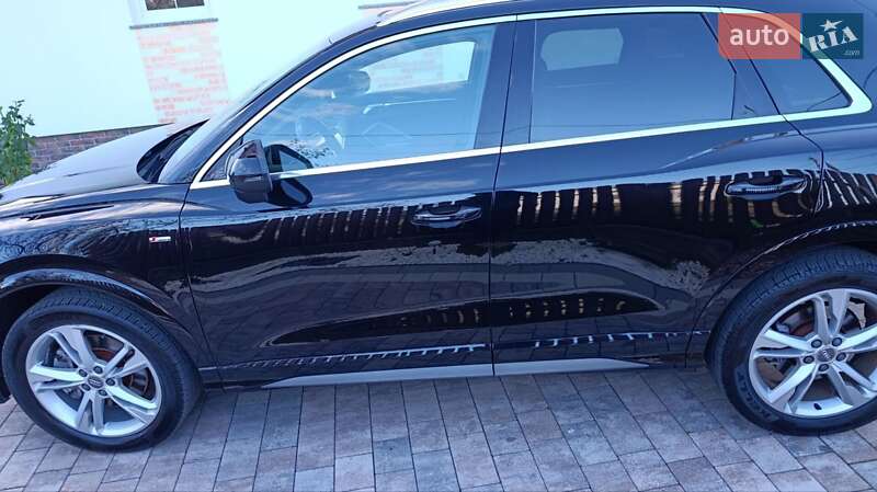 Внедорожник / Кроссовер Audi Q3 2019 в Стрые