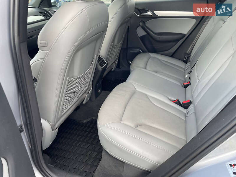 Внедорожник / Кроссовер Audi Q3 2016 в Ровно