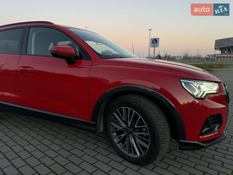 Позашляховик / Кросовер Audi Q3 2021 в Львові
