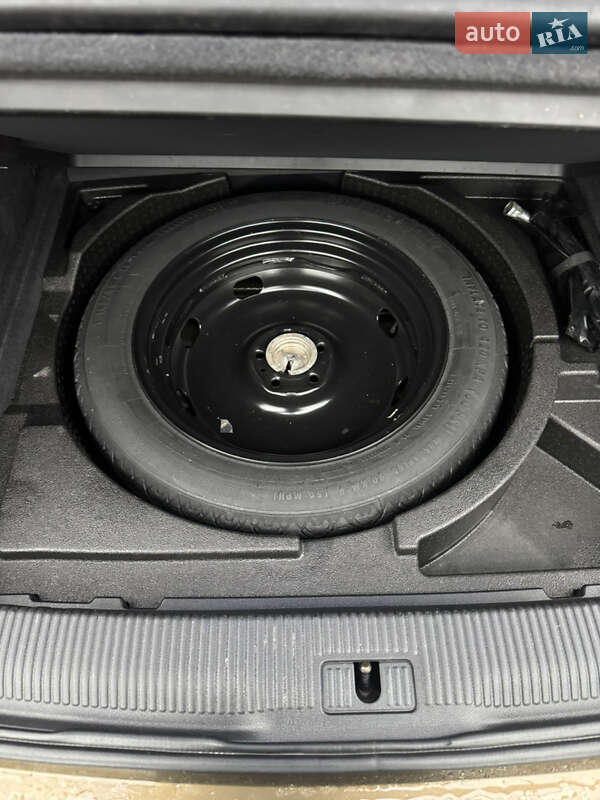 Позашляховик / Кросовер Audi Q3 2014 в Києві фото 12 Позашляховик / Кросовер Audi Q3 2014 в Києві