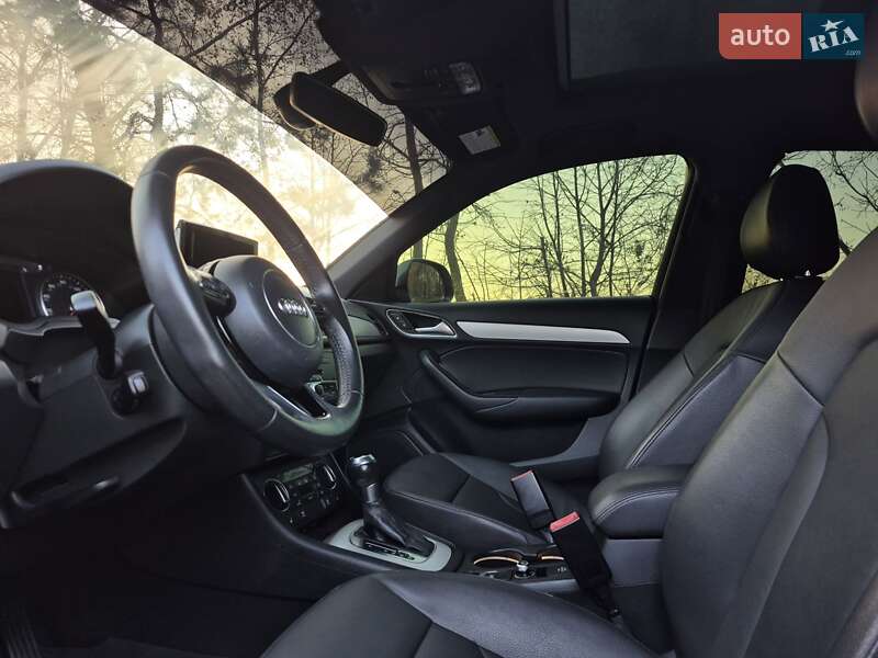 Позашляховик / Кросовер Audi Q3 2016 в Львові