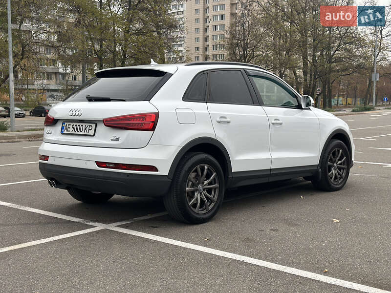Позашляховик / Кросовер Audi Q3 2015 в Києві