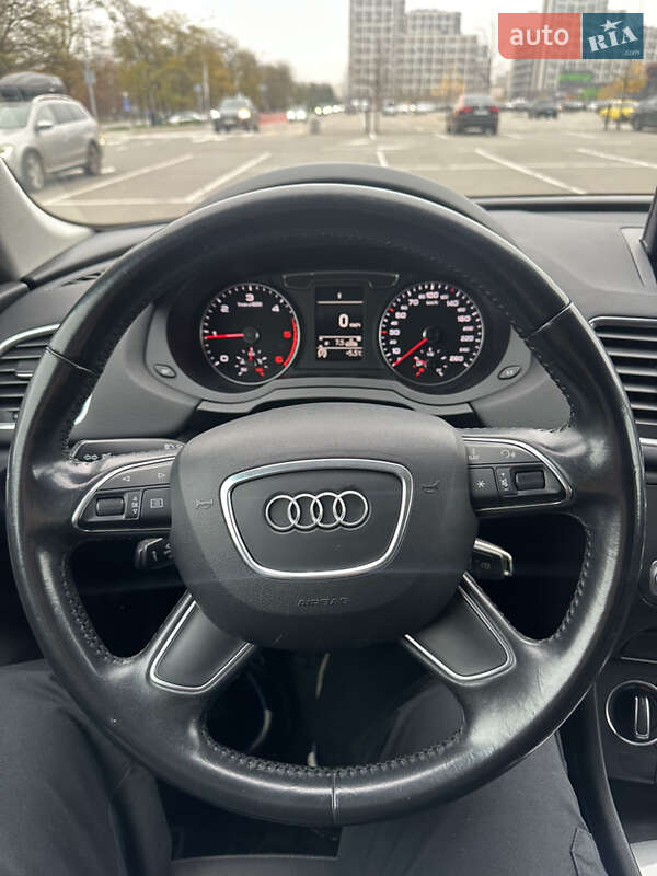 Позашляховик / Кросовер Audi Q3 2015 в Києві