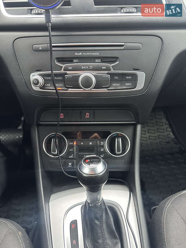 Позашляховик / Кросовер Audi Q3 2015 в Києві