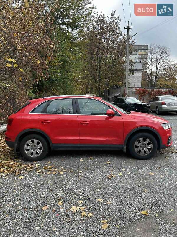 Внедорожник / Кроссовер Audi Q3 2017 в Днепре